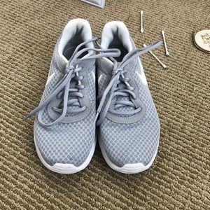 Nike women’s size 6 shoes